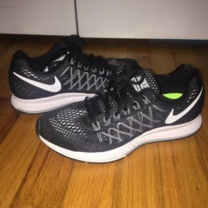 Nike sneakers (Zoom Pegasus 32)